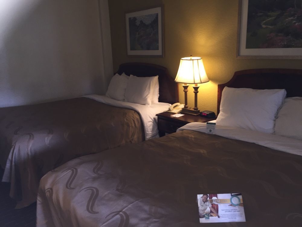 Quality Inn Milwaukee- ברוקפילד מראה חיצוני תמונה