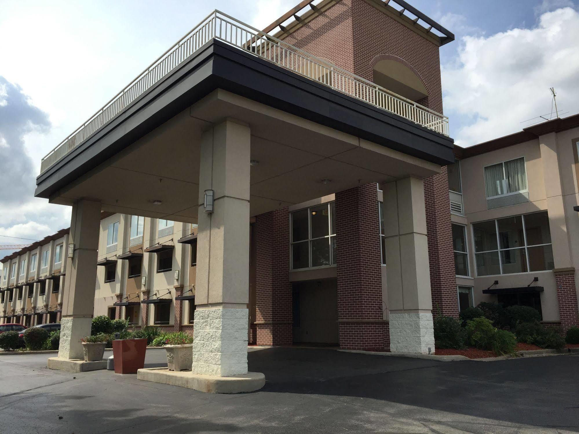 Quality Inn Milwaukee- ברוקפילד מראה חיצוני תמונה