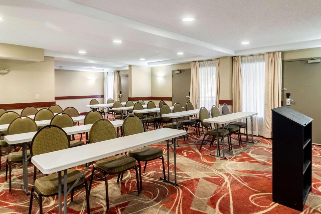 Quality Inn Milwaukee- ברוקפילד מראה חיצוני תמונה
